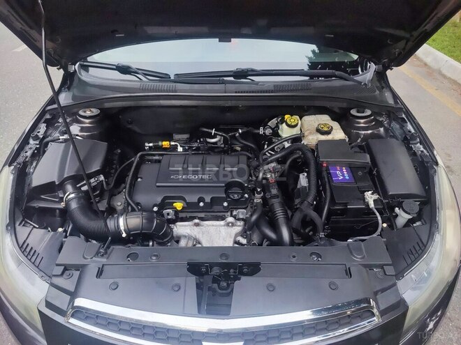 Chevrolet Cruze-16