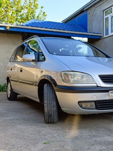 Opel Zafira-2