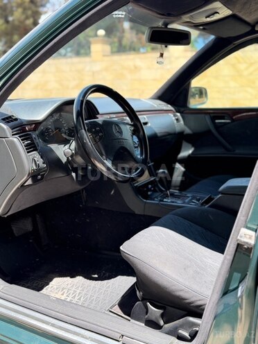 Mercedes E 220-14
