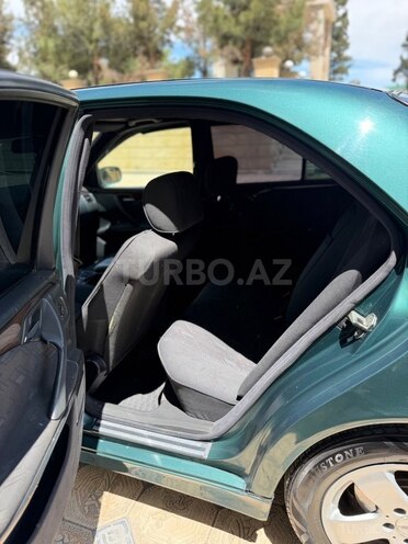 Mercedes E 220-16