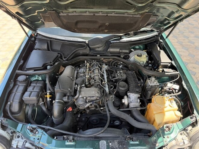 Mercedes E 220-15