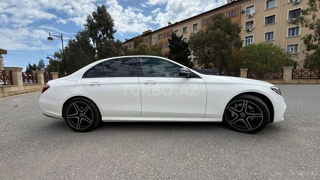 Mercedes E 200-4