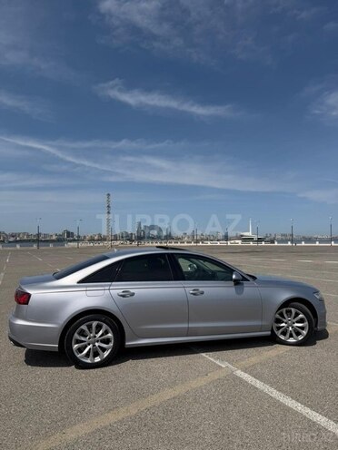 Audi A6-4