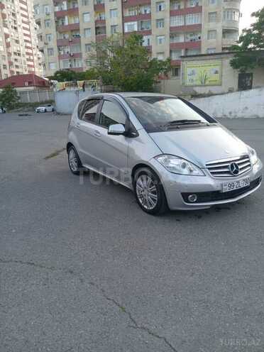 Mercedes A 180-2