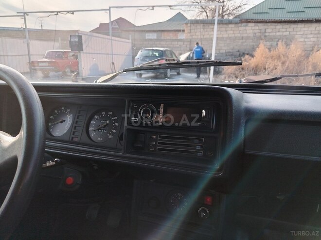 LADA (VAZ) 2107-2