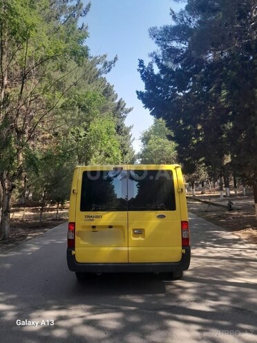 Ford Transit-6