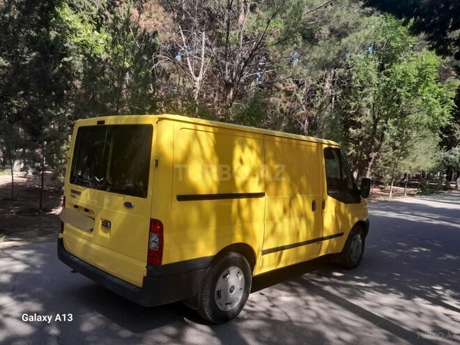 Ford Transit-5