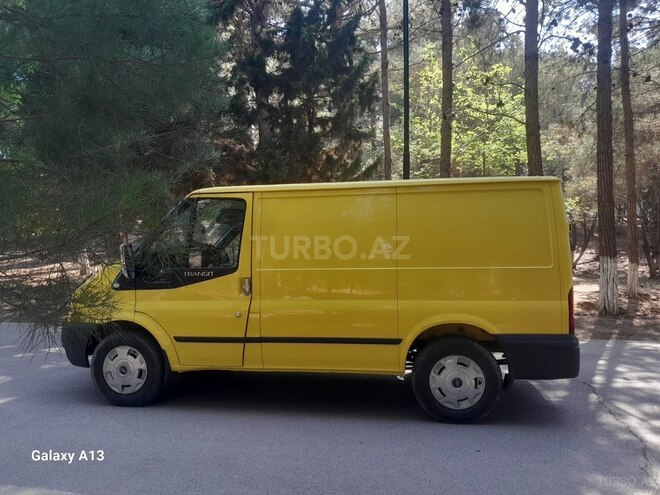 Ford Transit-12
