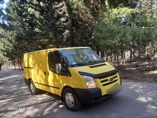Ford Transit-8