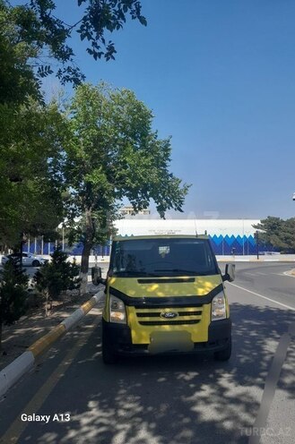 Ford Transit-11