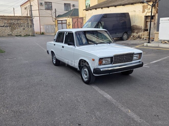 LADA (VAZ) 2107-2