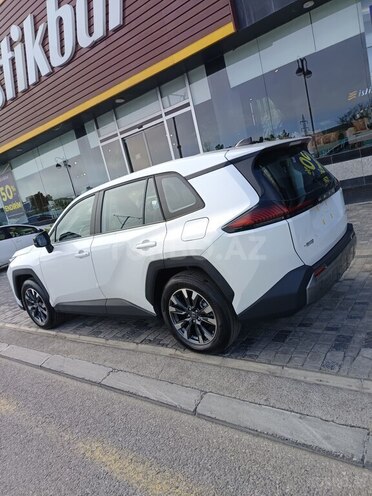 Toyota RAV4-17
