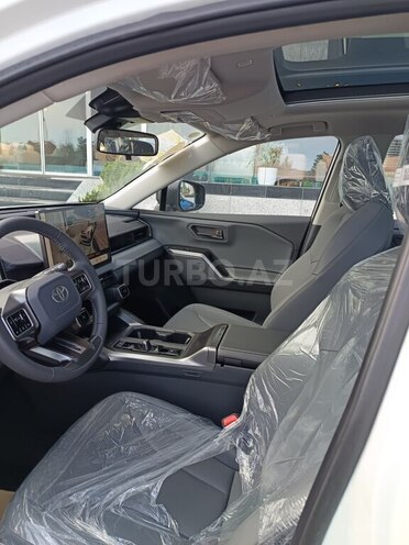 Toyota RAV4-15