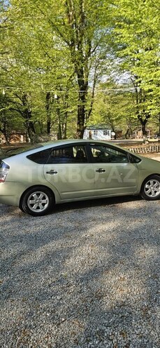 Toyota Prius-4