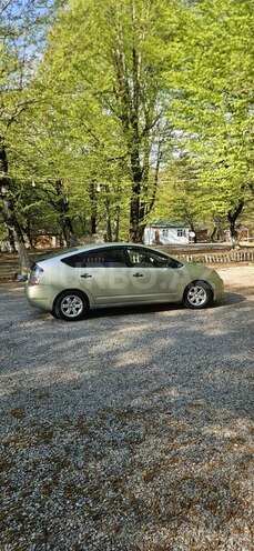 Toyota Prius-5