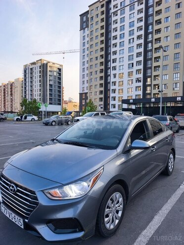 Hyundai Accent-2