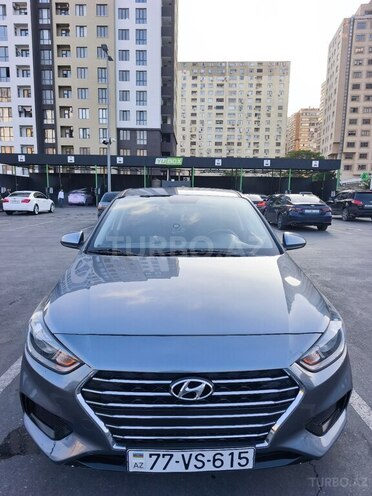 Hyundai Accent-4