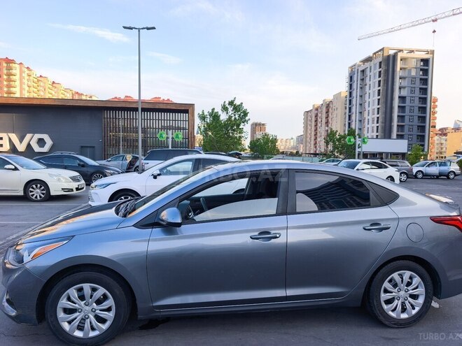 Hyundai Accent-6