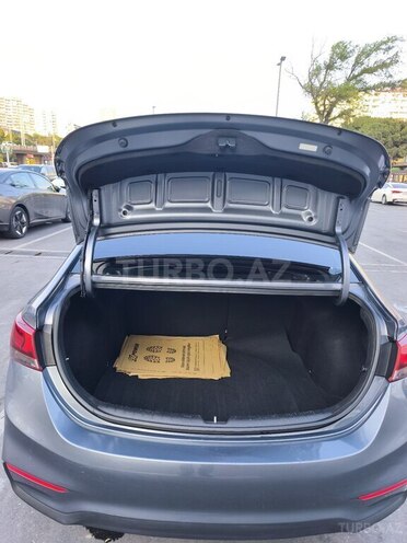 Hyundai Accent-10