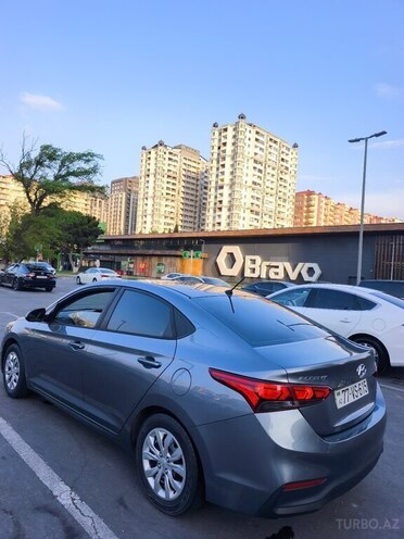 Hyundai Accent-9