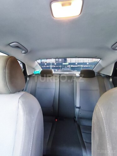 Hyundai Accent-13