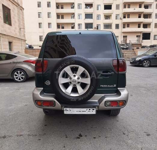 Nissan Terrano-2