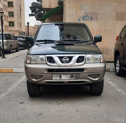 Nissan Terrano-1
