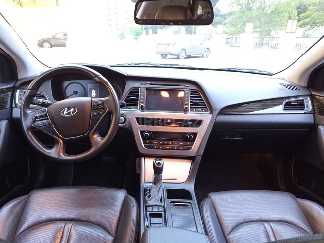 Hyundai Sonata-2