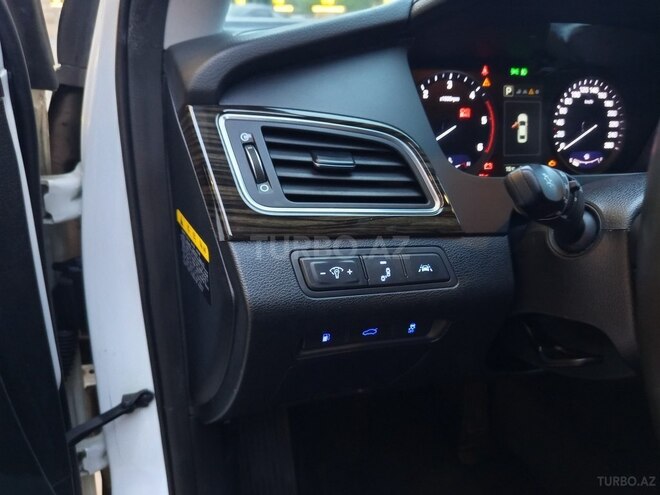 Hyundai Sonata-9