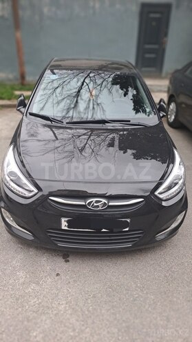 Hyundai Accent-2