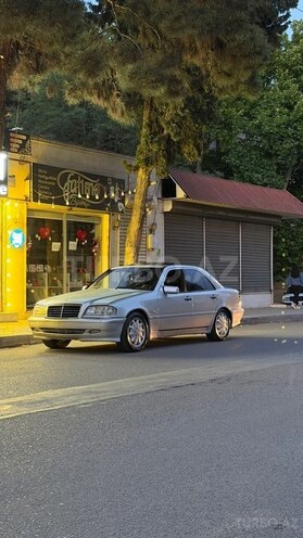 Mercedes C 240-16