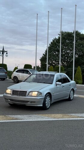 Mercedes C 240-17