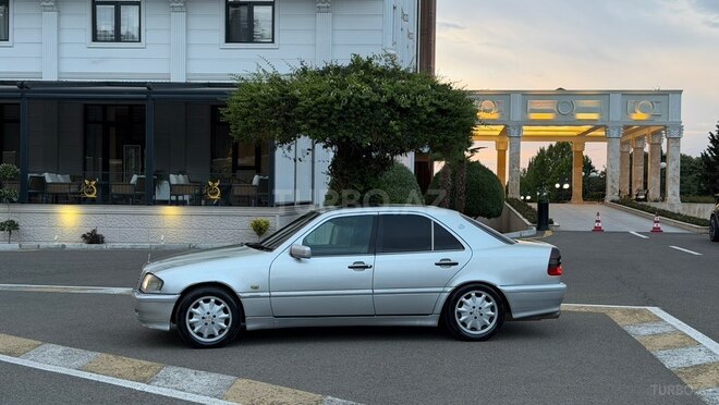 Mercedes C 240-3