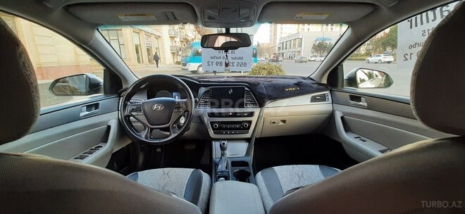 Hyundai Sonata-5