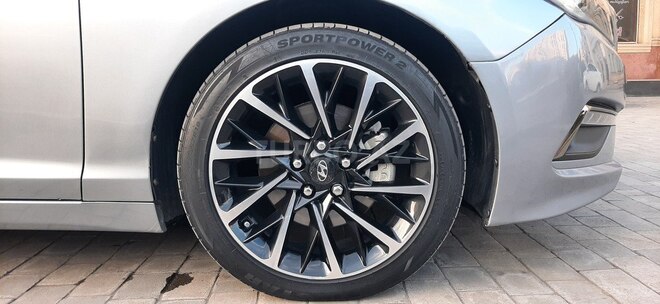 Hyundai Sonata-6