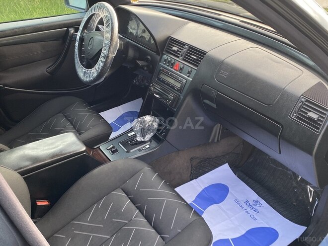 Mercedes C 240-19