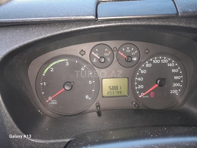 Ford Transit-13