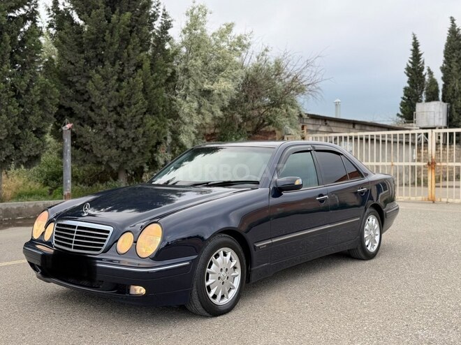 Mercedes E 270-4