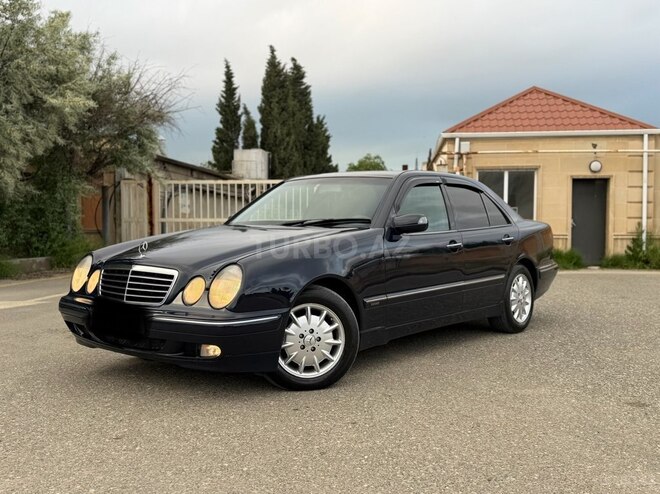 Mercedes E 270-9