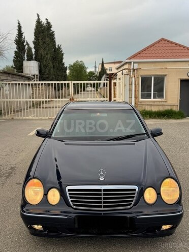 Mercedes E 270-2