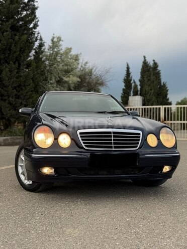 Mercedes E 270-13
