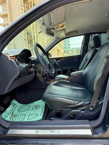 Mercedes E 270-18