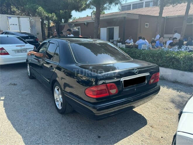 Mercedes E 230-5