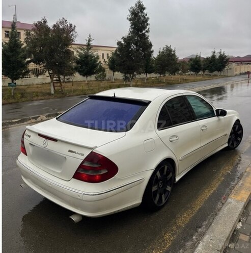 Mercedes E 240-4