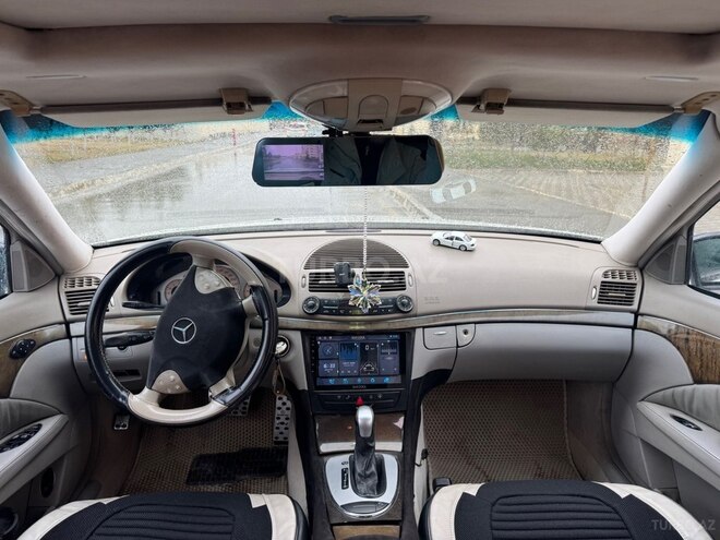 Mercedes E 240-8