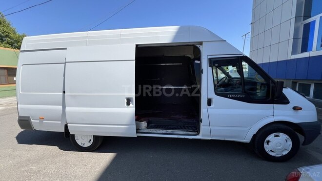 Ford Transit-14