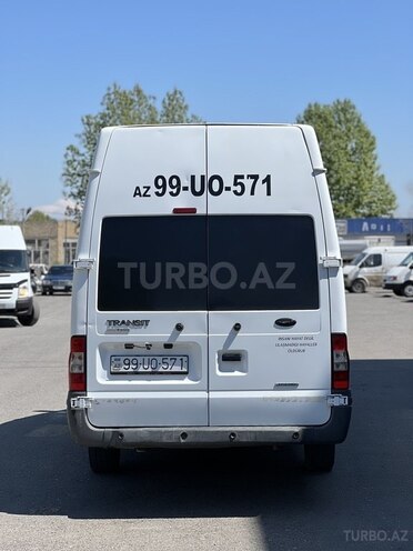 Ford Transit-10