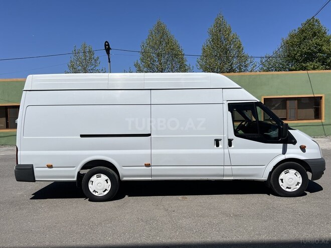 Ford Transit-8