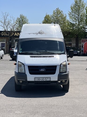 Ford Transit-3