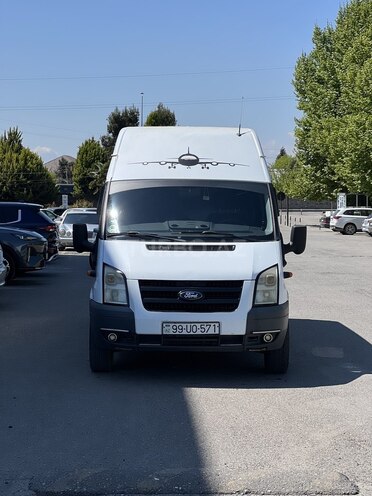 Ford Transit-13
